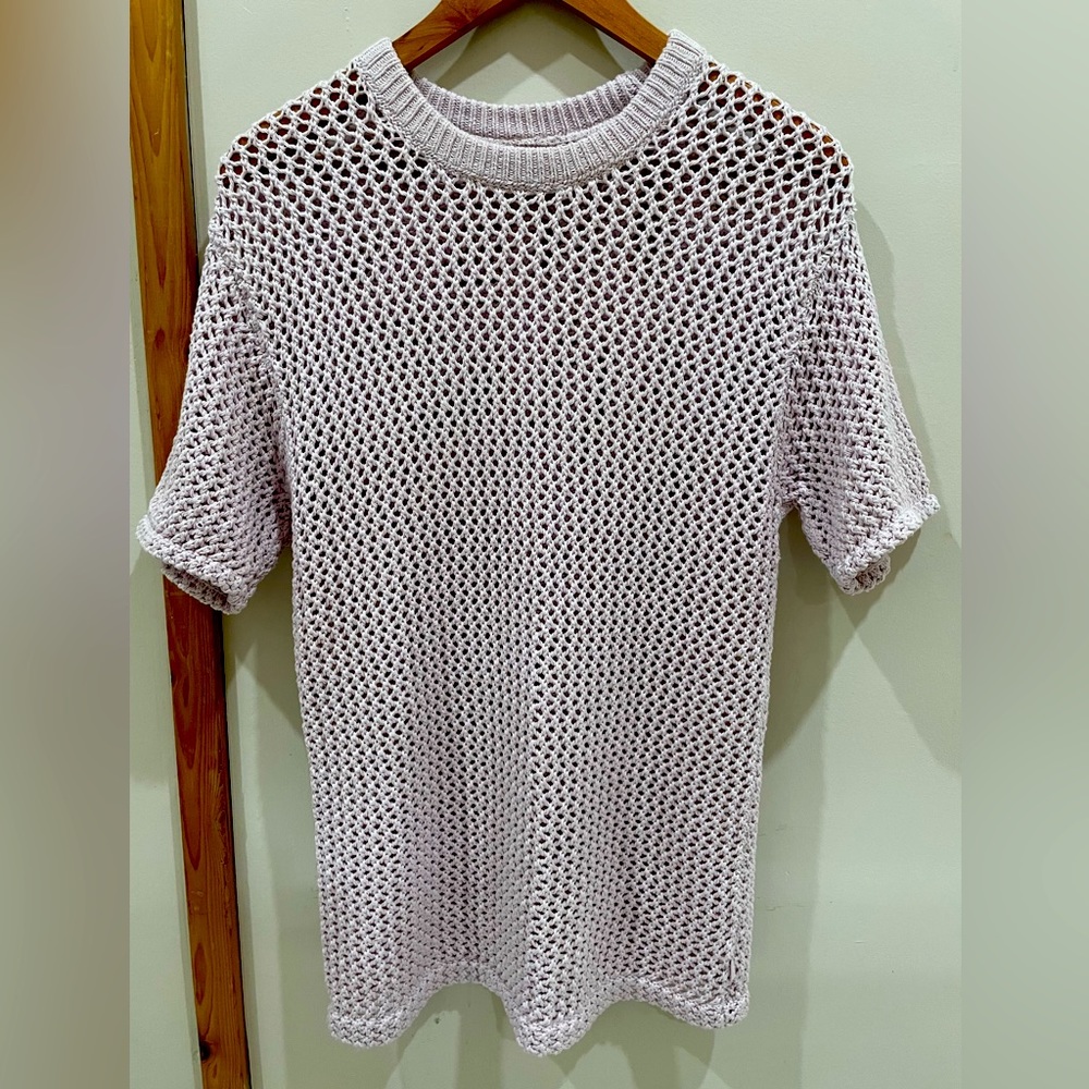 TNA 2xs crochet t shirt. Light lavender.